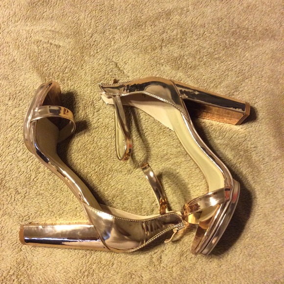 Heels - Picture 3 of 3